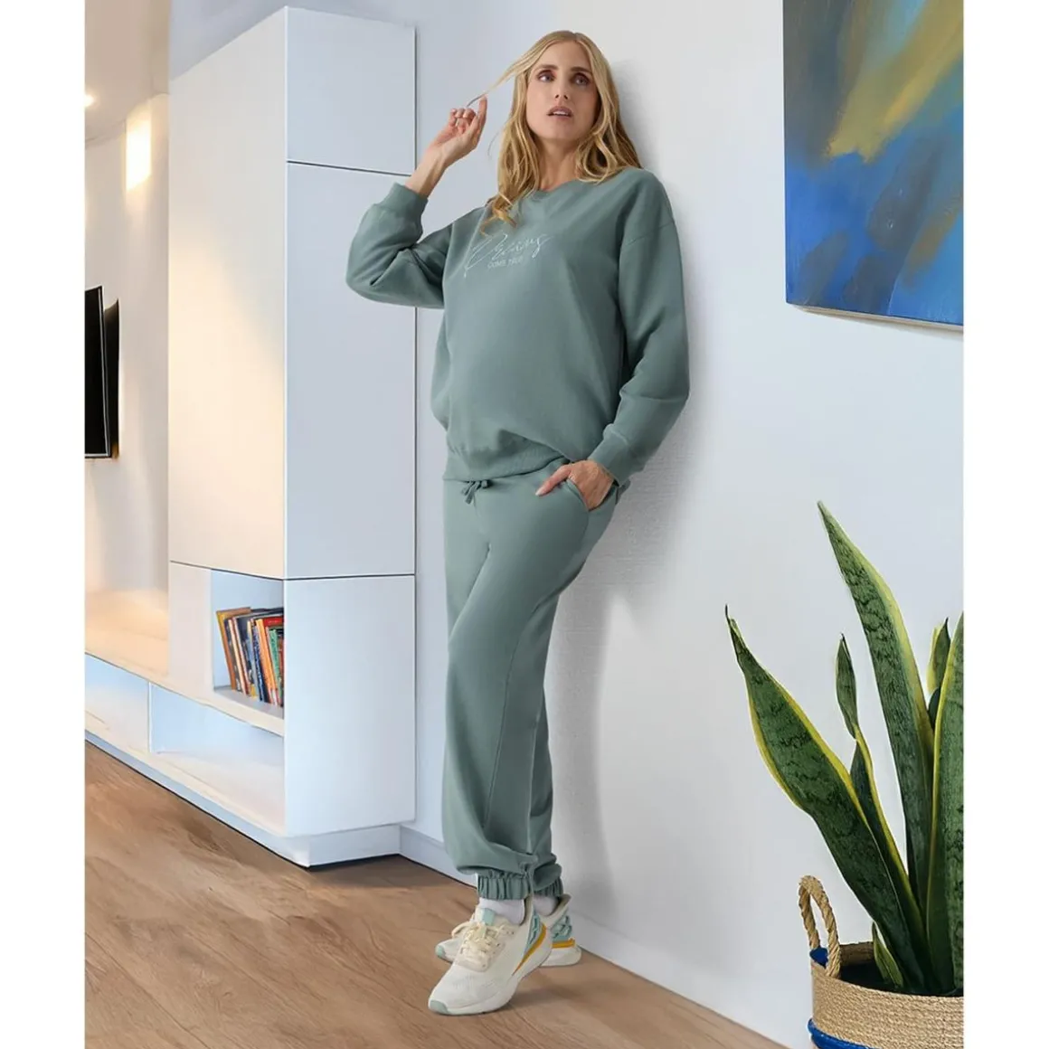 Sudadera premamá verde con bordado