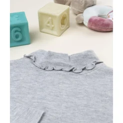 Suéter para niña color gris claro