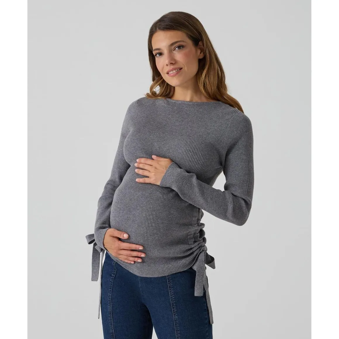 Suéter premamá gris con lazos
